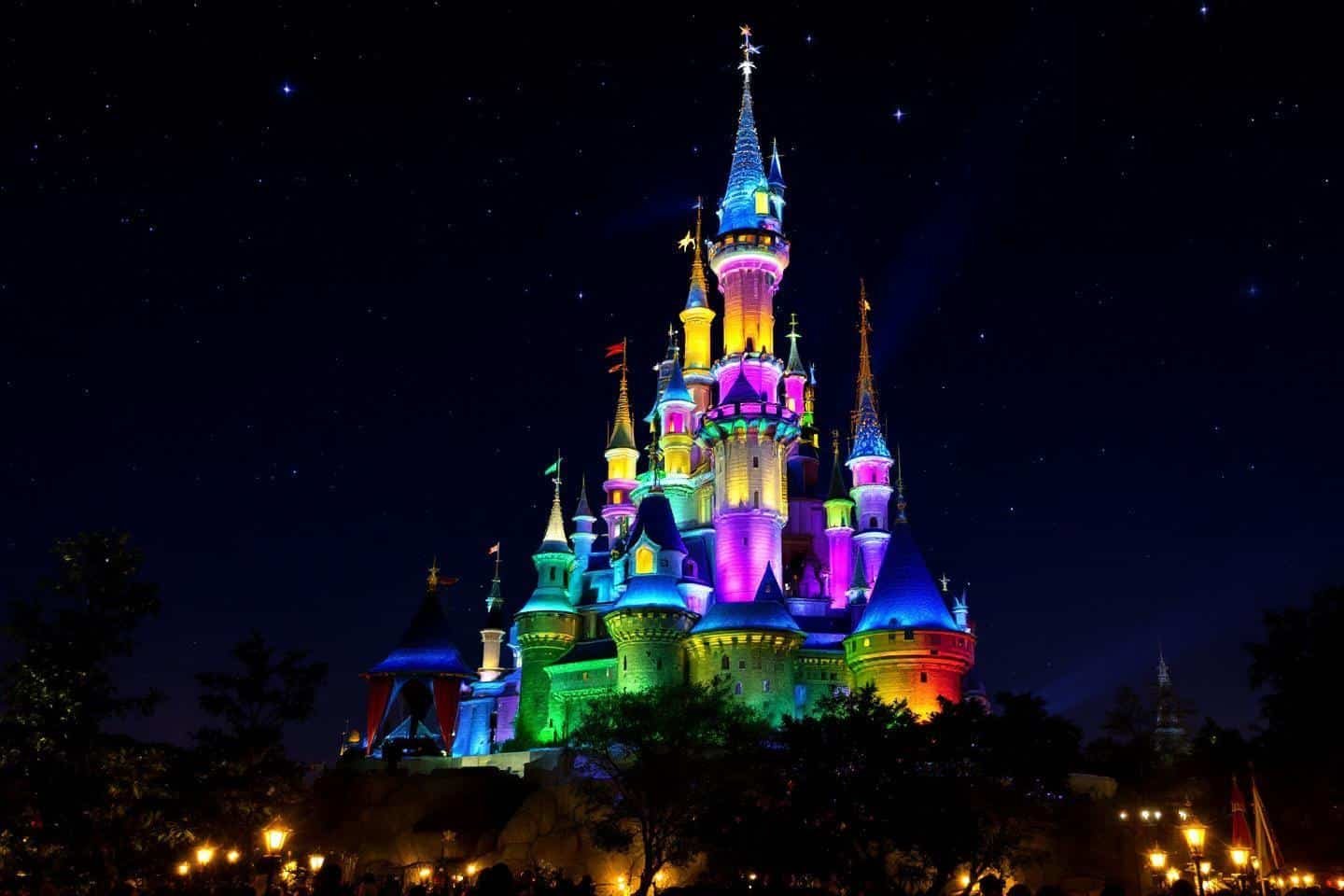 Château illuminé nuit spectacle : guide et plus beaux sites