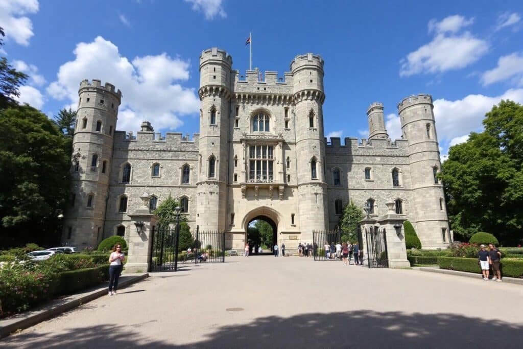 Château privé ouvert public : guide et conditions de visite